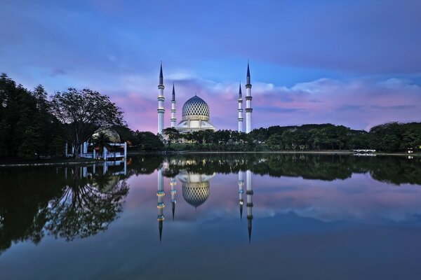 Sultan Salahuddin Ablul Aziz Moschee