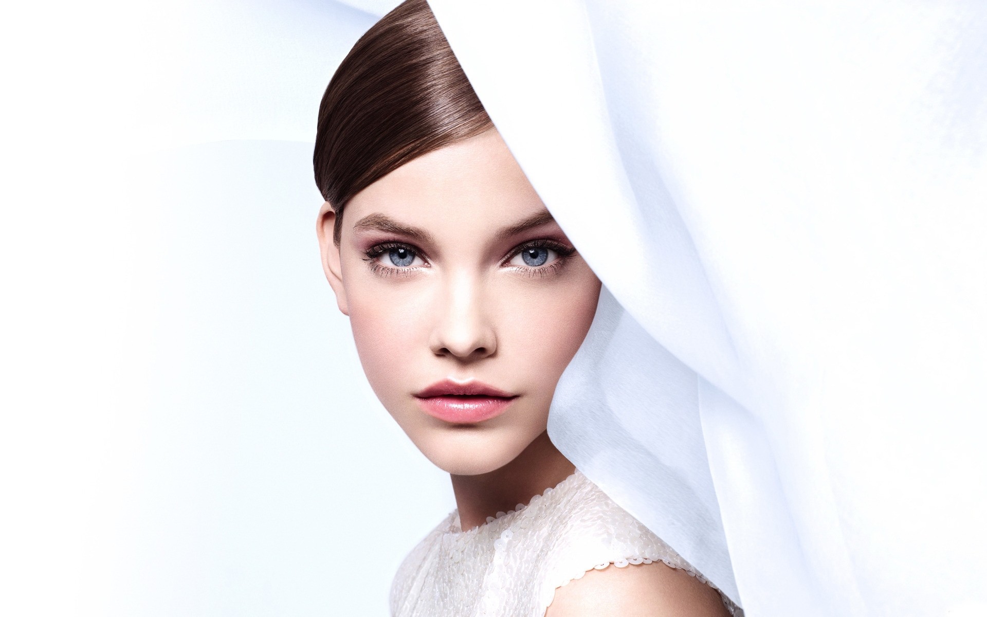 женщина кожа мода довольно гламур сексуальный глаз барбара палвин модели мода детки девушки