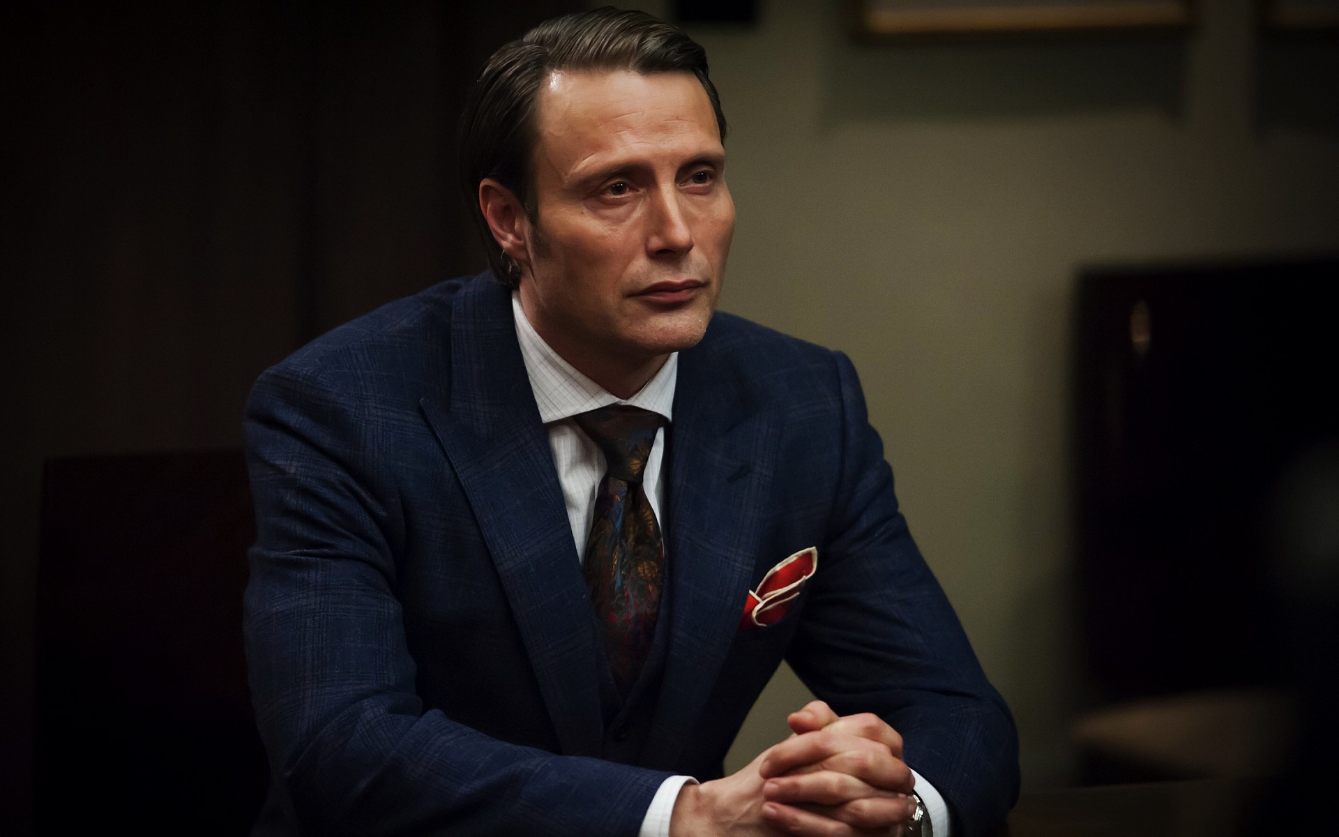 series de televisión hombre retrato solo traje adulto negocios político administración líder desgaste mads mikkelsen hannibal