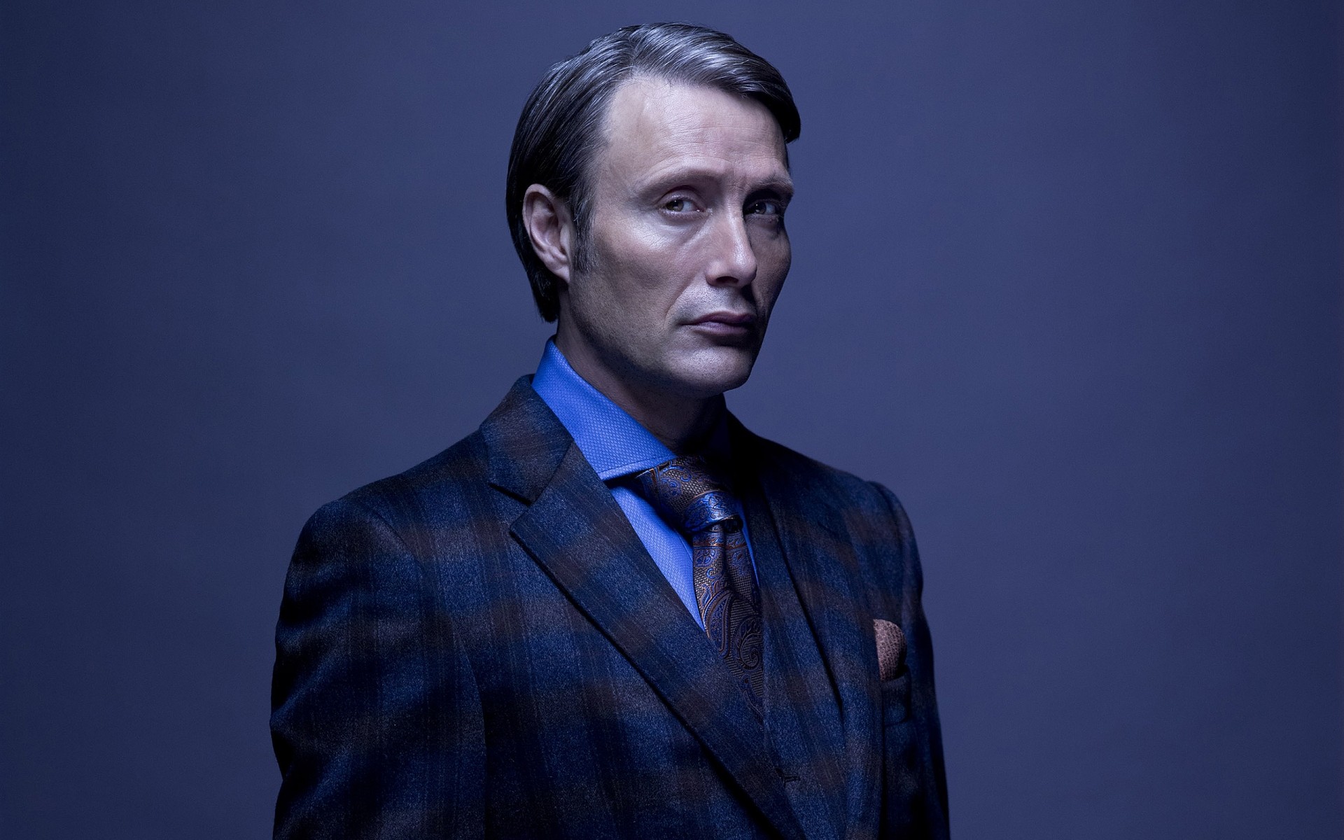 tv-serie mann allein porträt tragen erwachsener mads mikkelsen hannibal