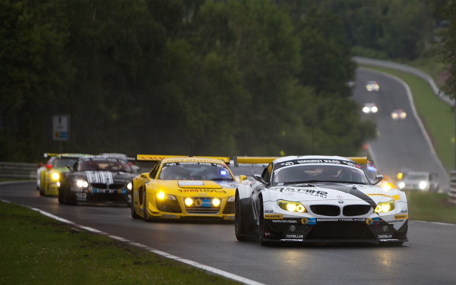 auto da corsa corsa azione concorso auto campionato auto pista sport automobilistici fretta strada asfalto nigella sistema di trasporto sfocatura marciapiede