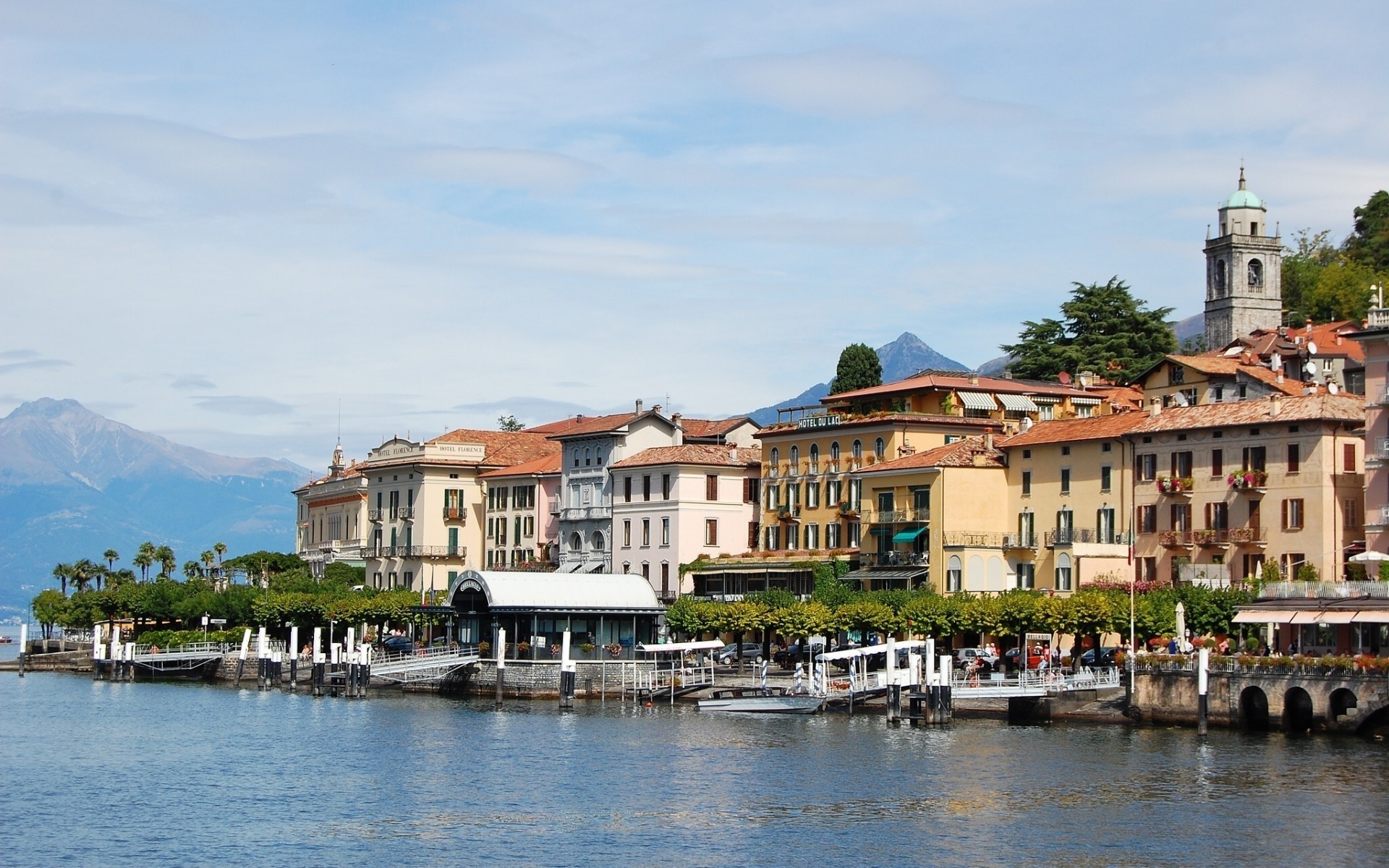 itália água arquitetura viagens casa casa ao ar livre cidade cidade rio luz do dia turismo céu lago casa igreja velho mar beira-mar barco bellagio lombardia paisagem