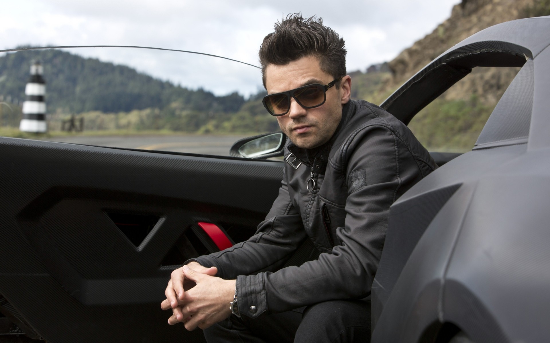 homens carro carro sistema de transporte motorista homem ao ar livre viagens drive conversível sozinho estrada manual adulto o negócio mulher avião sentado verão dominic cooper ator celebridade necessidade de velocidade