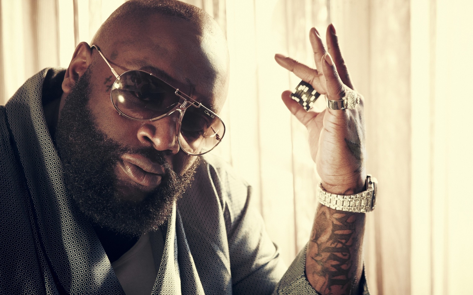 müzisyenler adam portre güneş gözlüğü yetişkin gözlük bir gözlük moda müzik rick ross