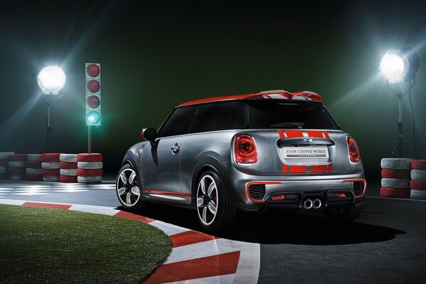 Mini Cooper se prepara para el concurso