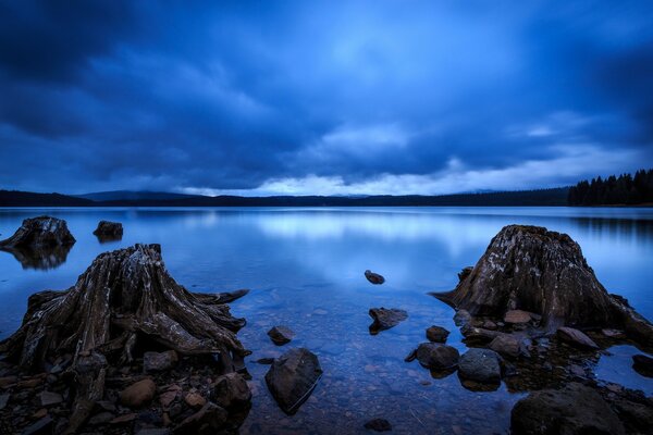 Un cielo estético a orillas del lago