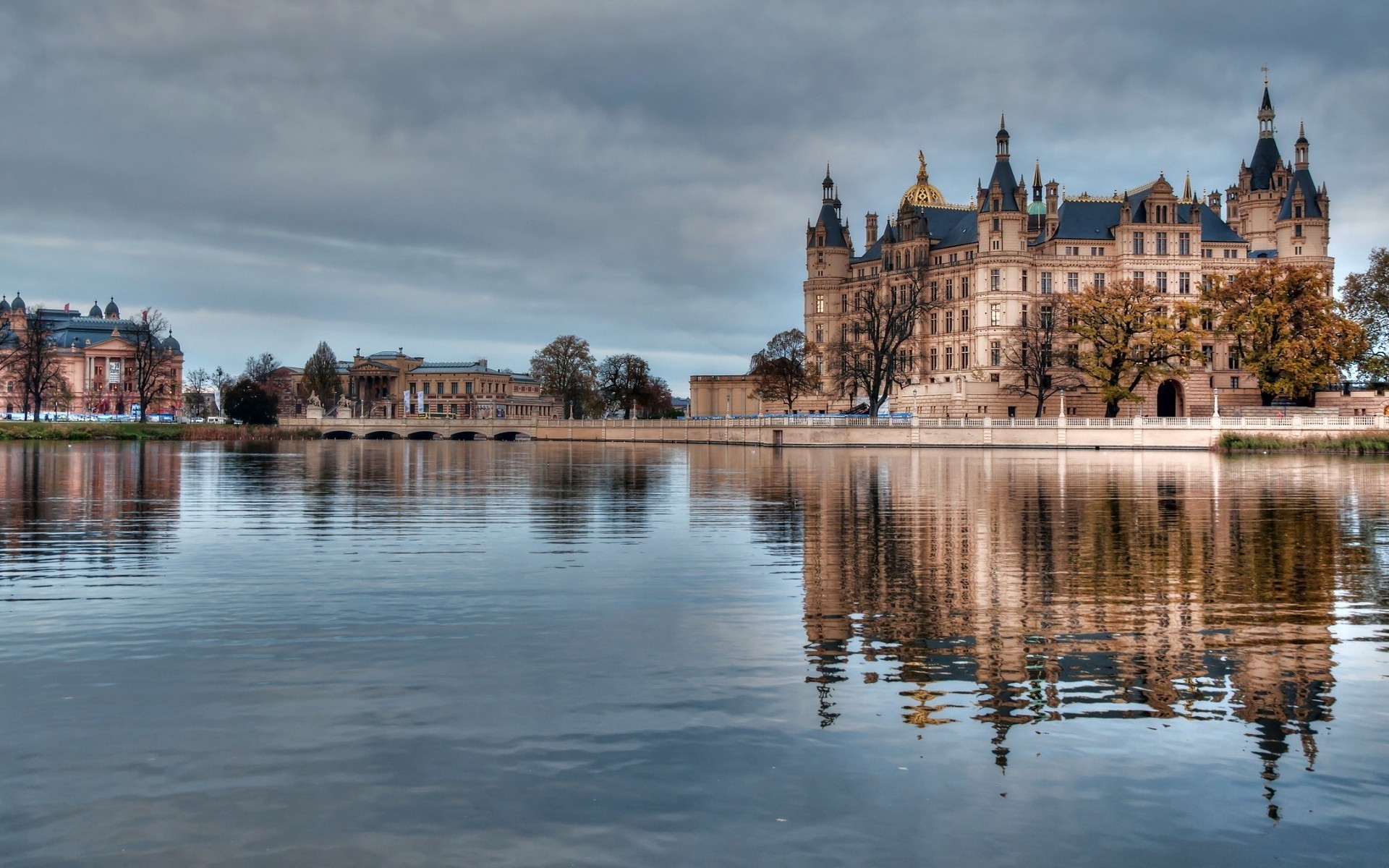 niemcy architektura rzeka podróże miasto woda dom zamek odbicie na zewnątrz stary gotycki most niebo miasto turystyka punkt orientacyjny hamburg pałace krajobraz