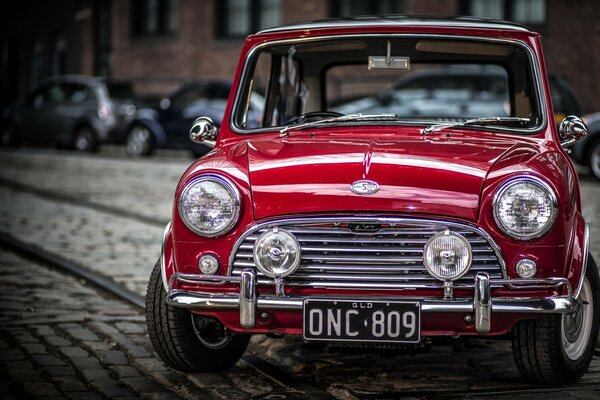 Voiture rétro de couleur rouge