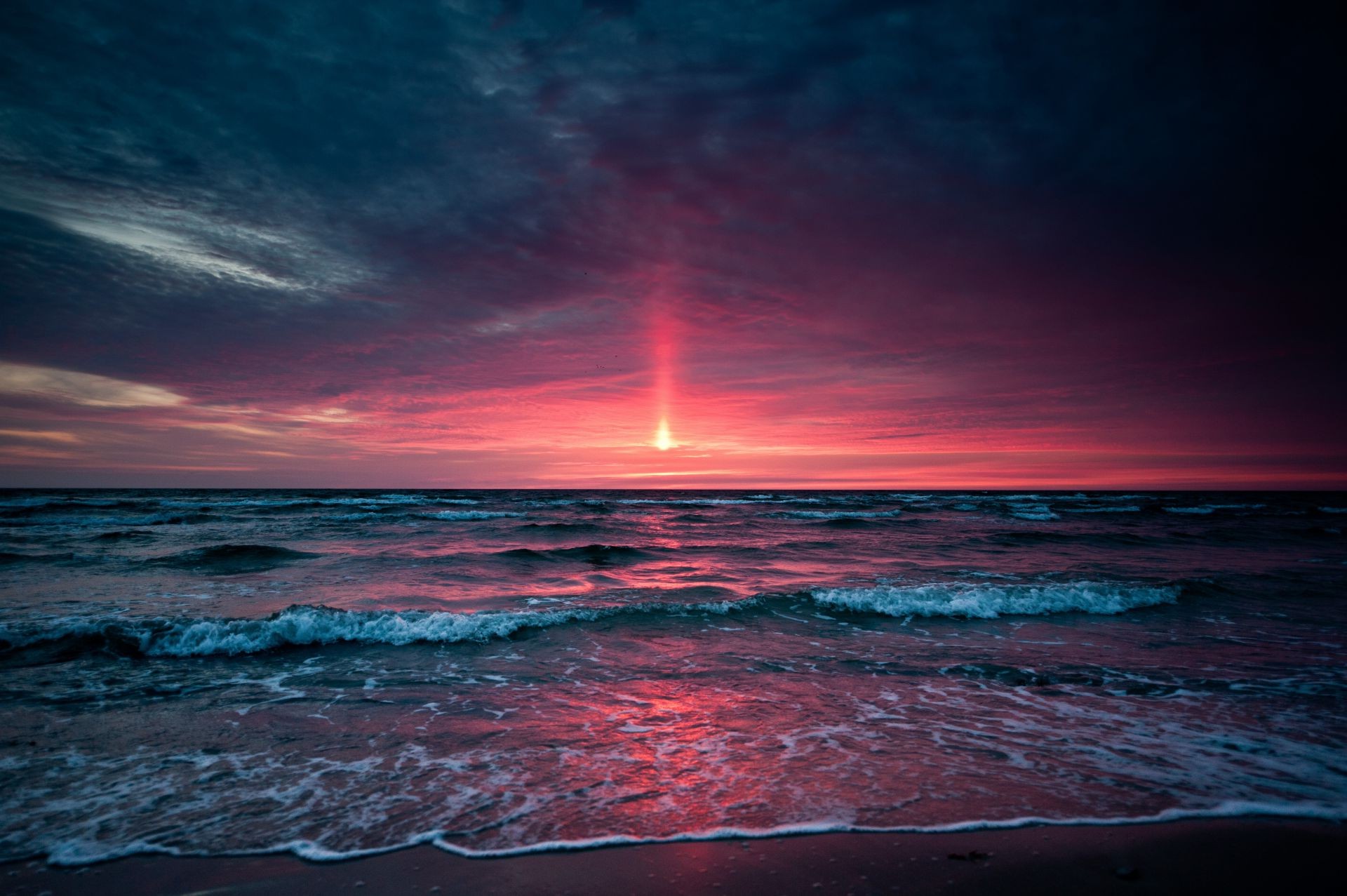 coucher de soleil et aube coucher de soleil aube eau crépuscule soleil soir mer océan plage