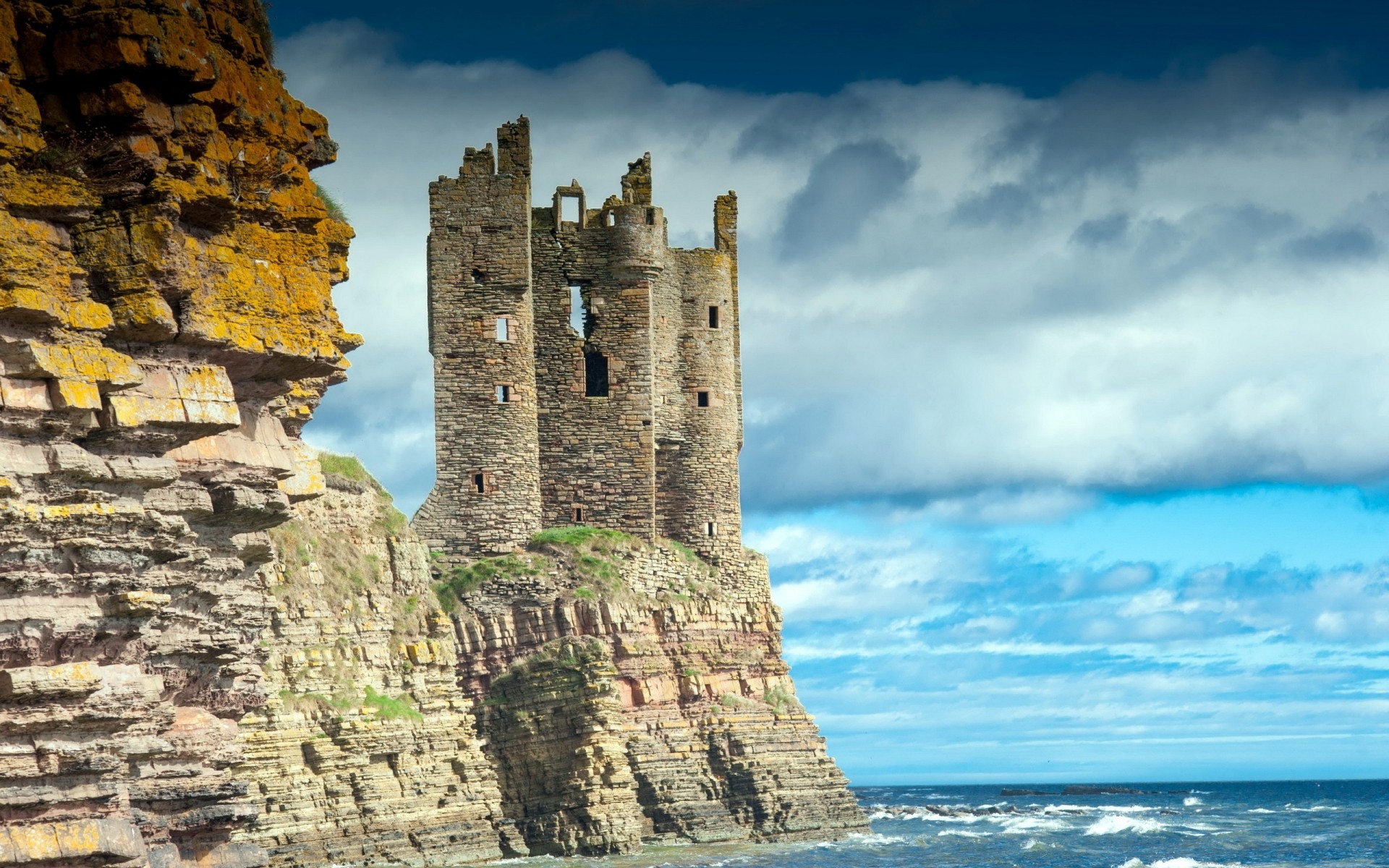 other city architecture castle travel gothic ancient fortress sky old landmark tower building tourism stone outdoors fortification wall scotland keiss castle landscape gorgeous