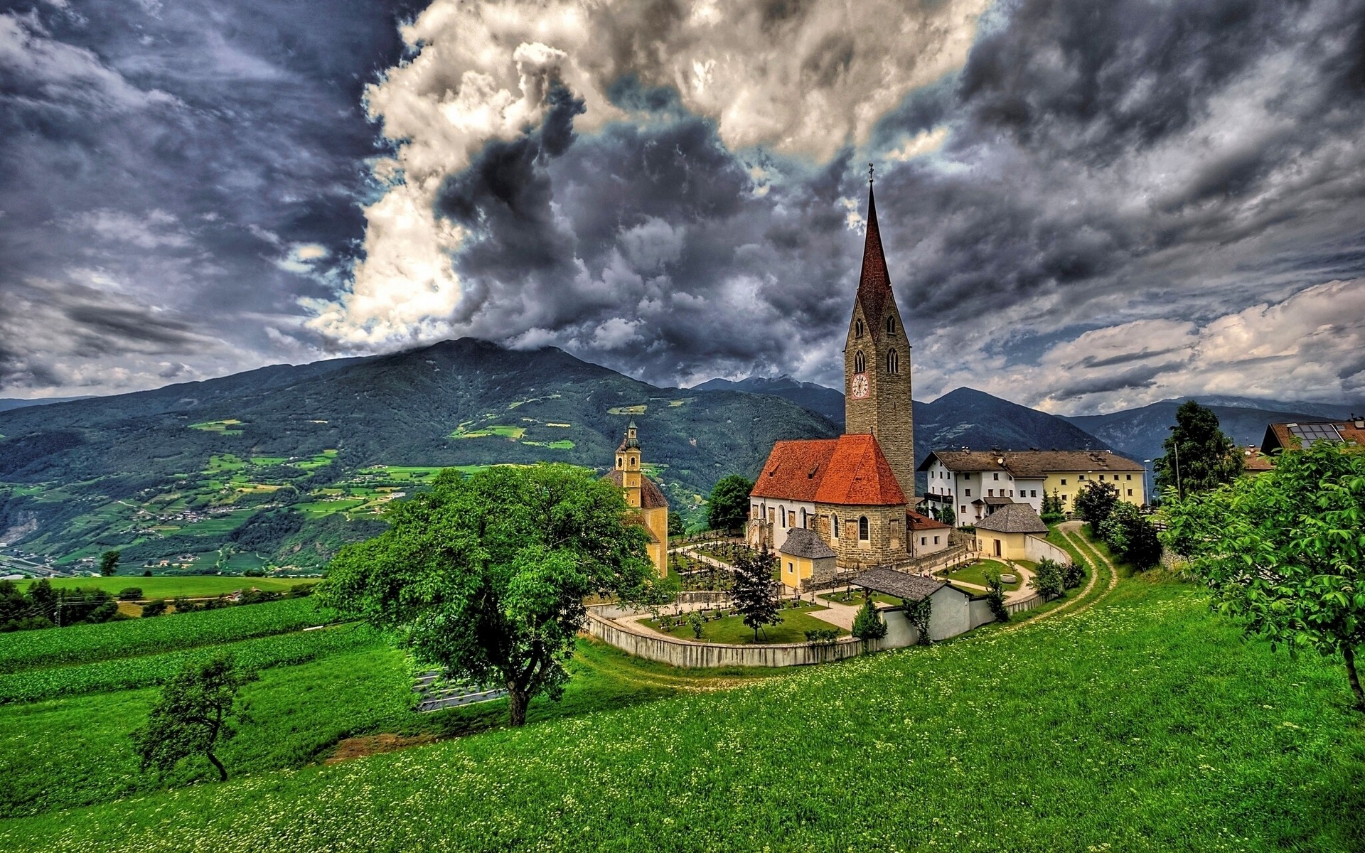 italien reisen himmel architektur natur im freien landschaft sommer religion hügel gras haus haus baum des ländlichen kirche berge brixen cool