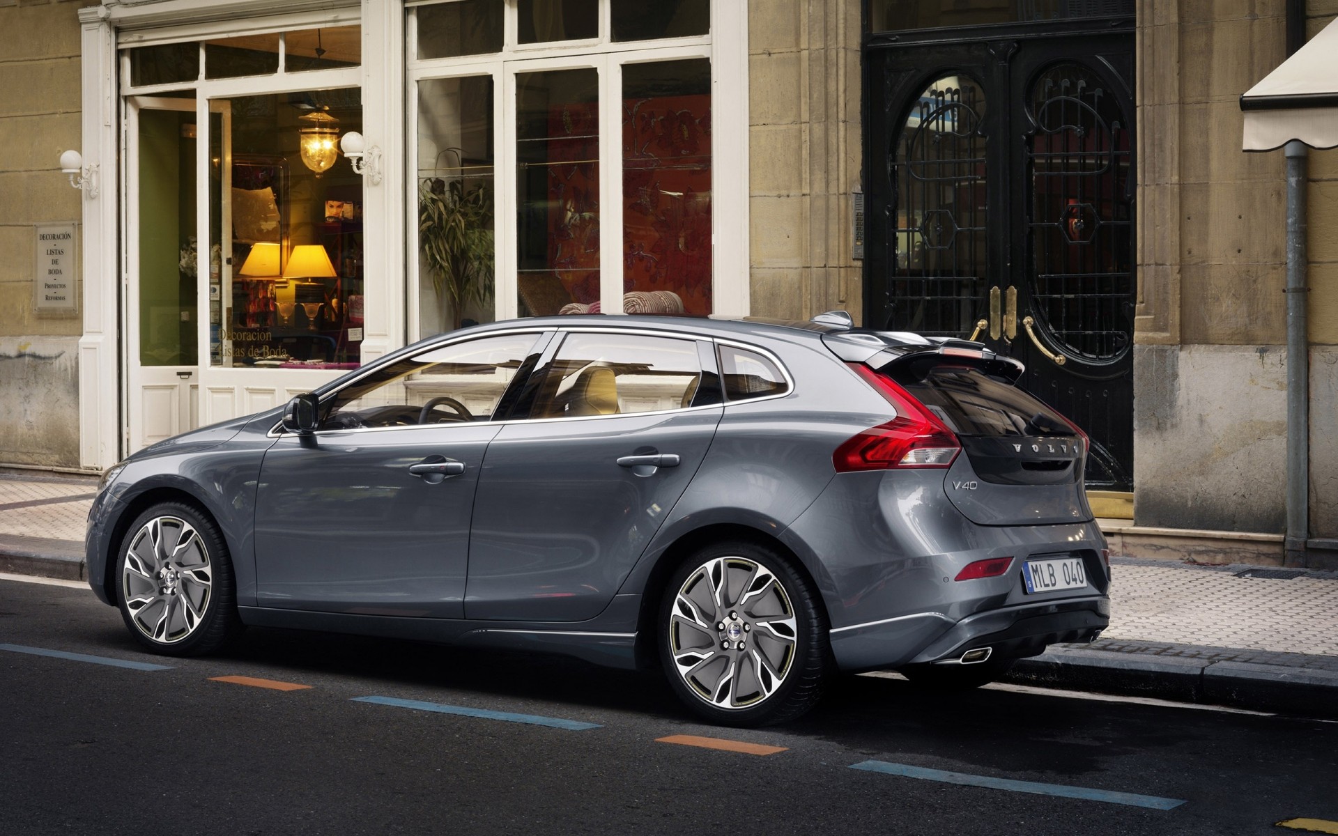 volvo coche acera coche negro automóvil ruedas sistema de transporte asfalto mediodía coupé carretera