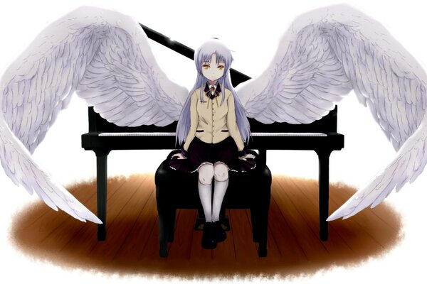 Anime chica ángel detrás del piano