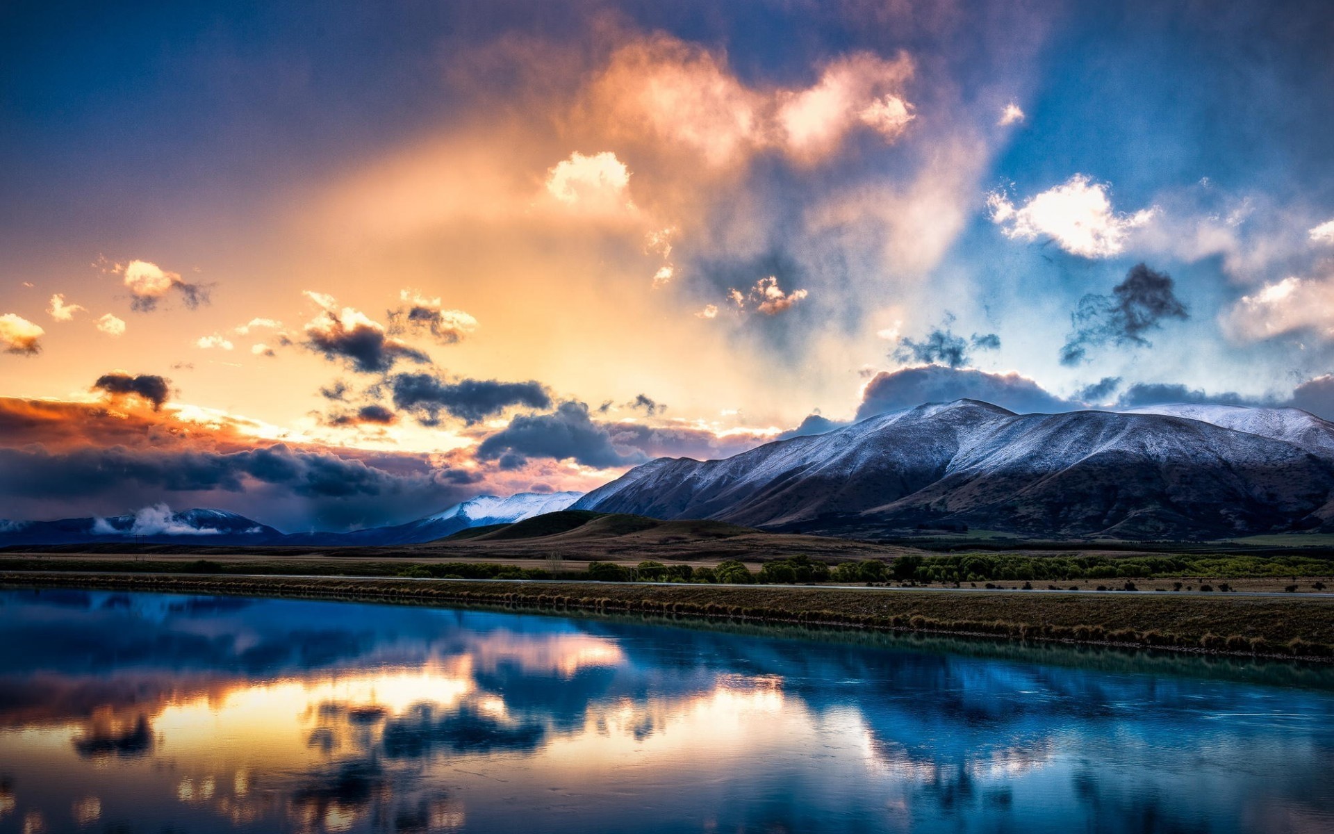 autres villes eau coucher de soleil ciel voyage aube paysage lac soir réflexion nature montagnes à l extérieur crépuscule neige drch sensa magnifique