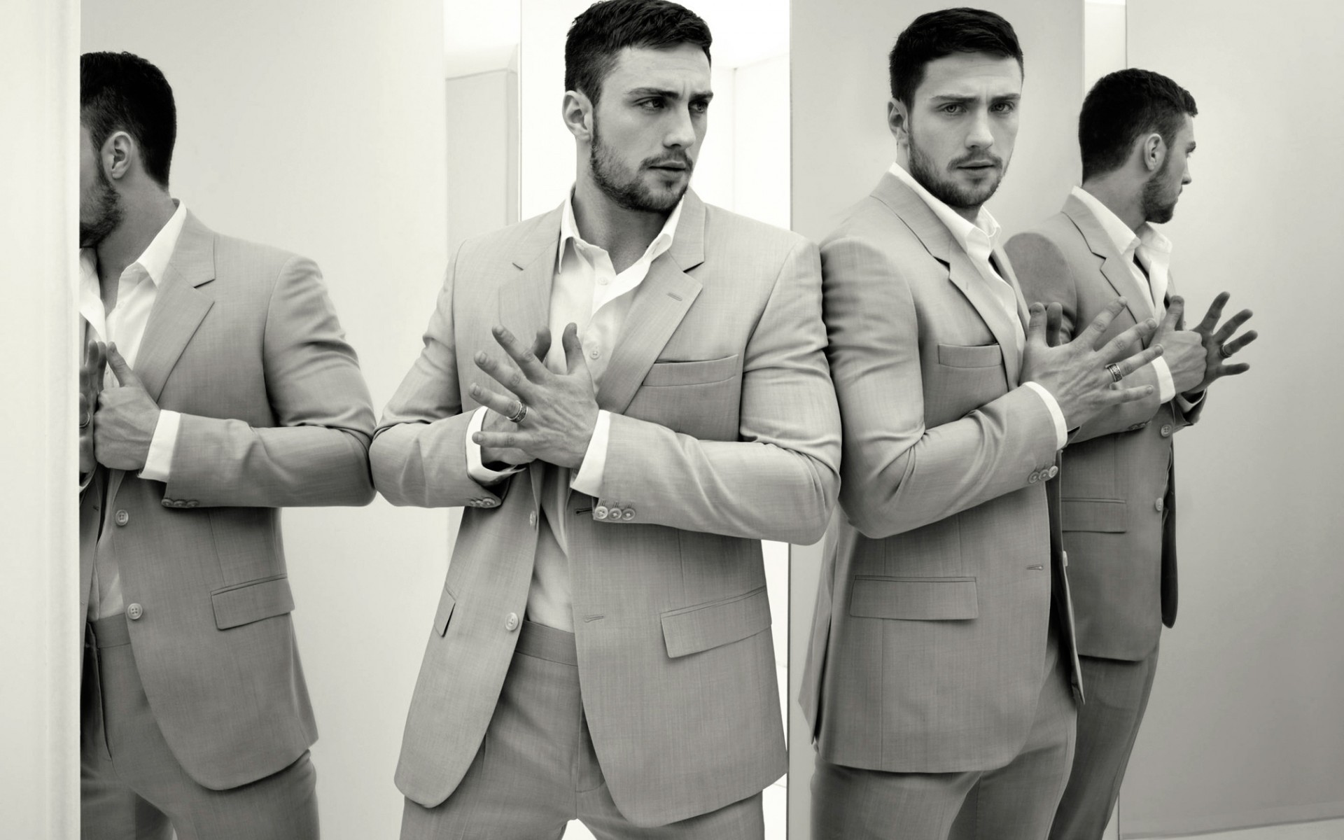 hombres adulto hombre dos desgaste grupo traje tres aaron taylor johnson actor