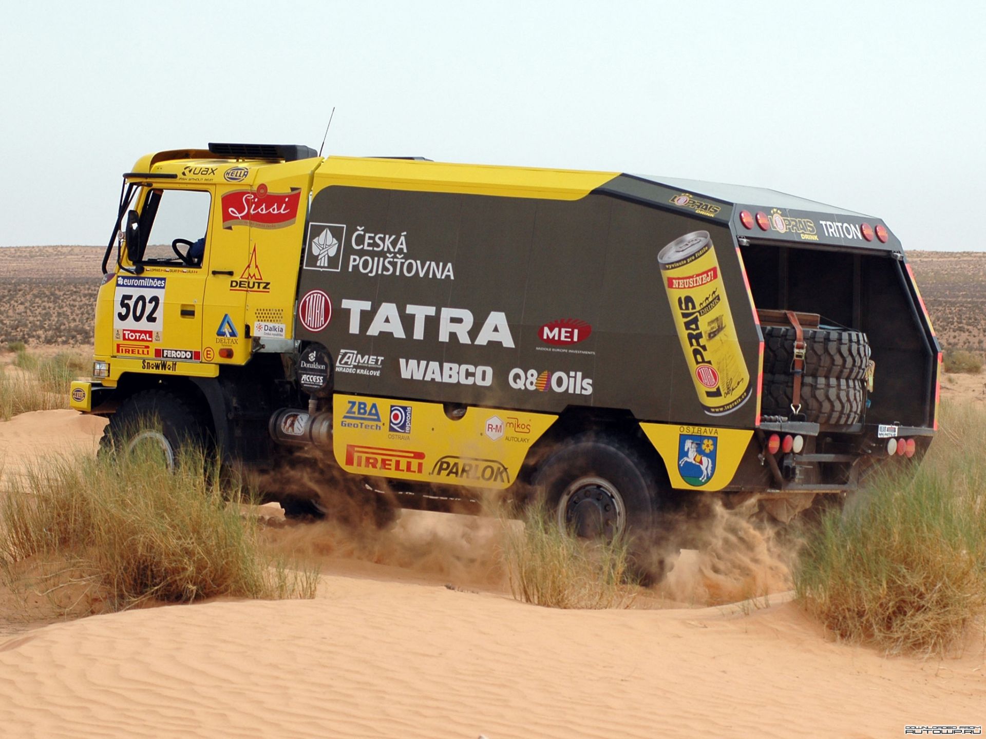 carros de rally carro solo poeira estrada caminhão corrida pista sistema de transporte carro ao ar livre