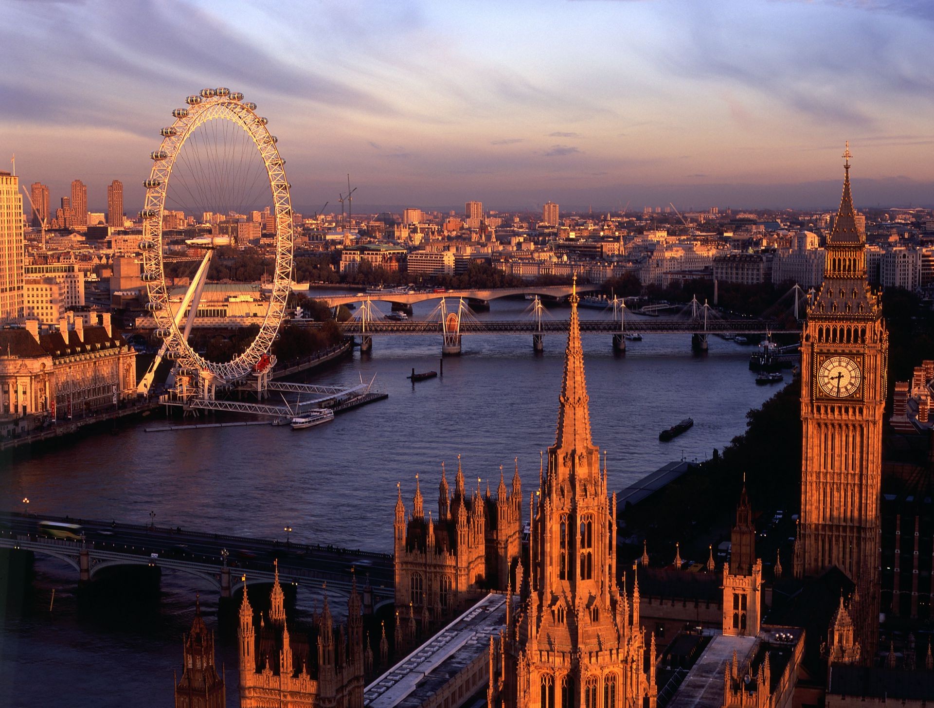 berühmte orte stadt reisen architektur fluss brücke wasser parlament kathedrale himmel stadt haus sehenswürdigkeit sonnenuntergang kirche abend dämmerung turm tourismus anblick