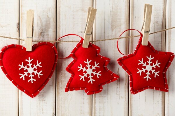 Giocattoli di feltro a forma di cuore di Natale