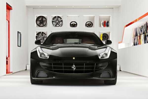 Voiture Ferrari à l intérieur