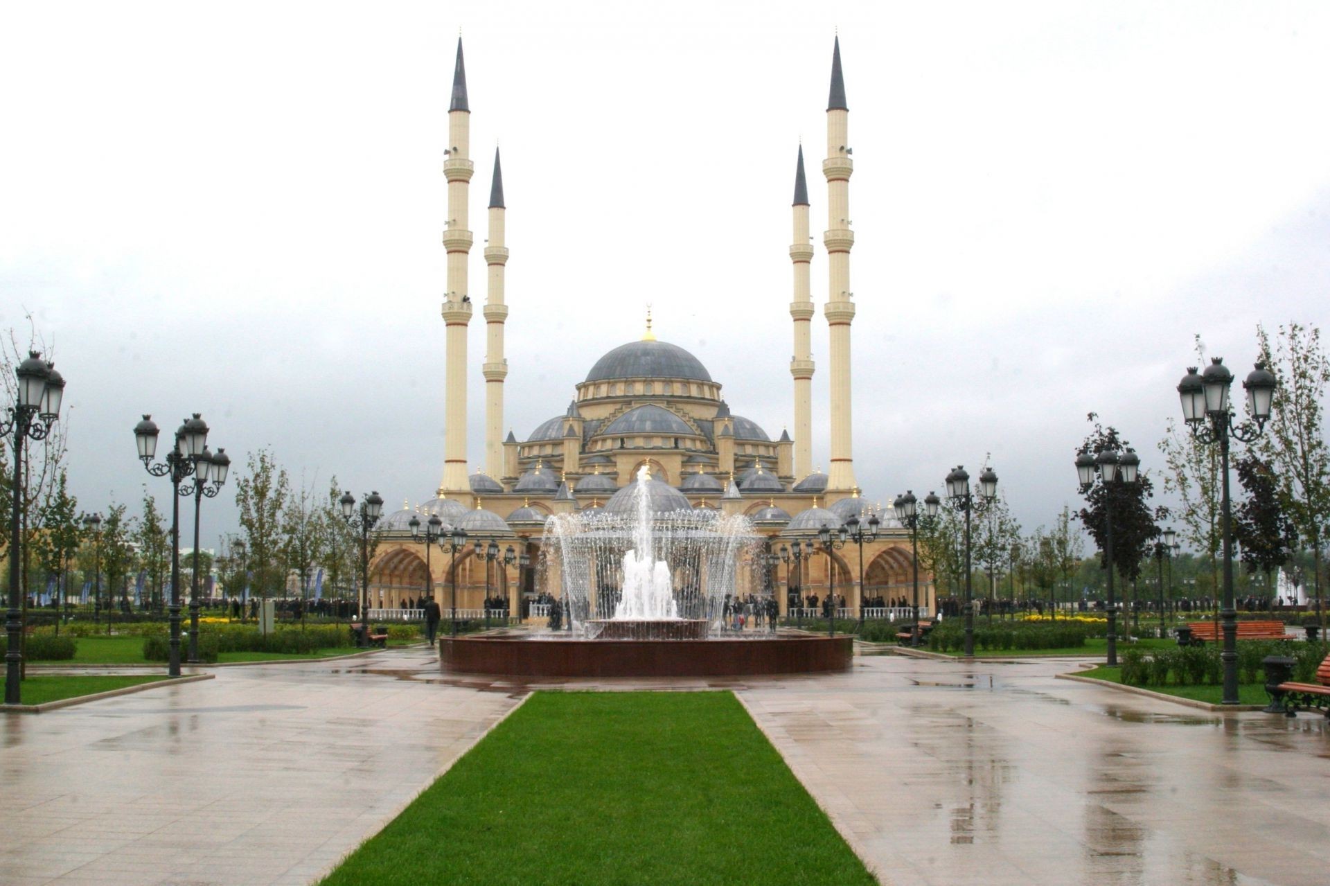 fontanny minaret religia architektura kopuła dom podróże punkt orientacyjny turystyka niebo miasto świątynia pomnik na zewnątrz religijne ottoman muzeum