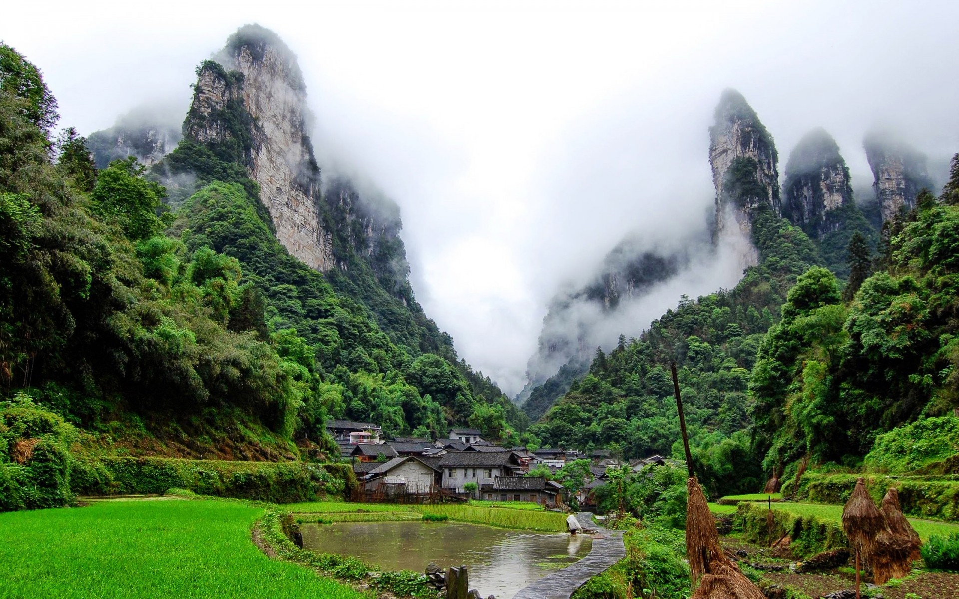 china montanhas natureza viagens madeira paisagem água ao ar livre vale árvore rocha rio verão névoa névoa cênica grama céu colina caminhadas montanhas pedras floresta