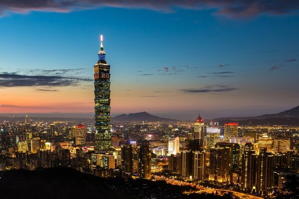 Cidade noturna de Taiwan em lanternas