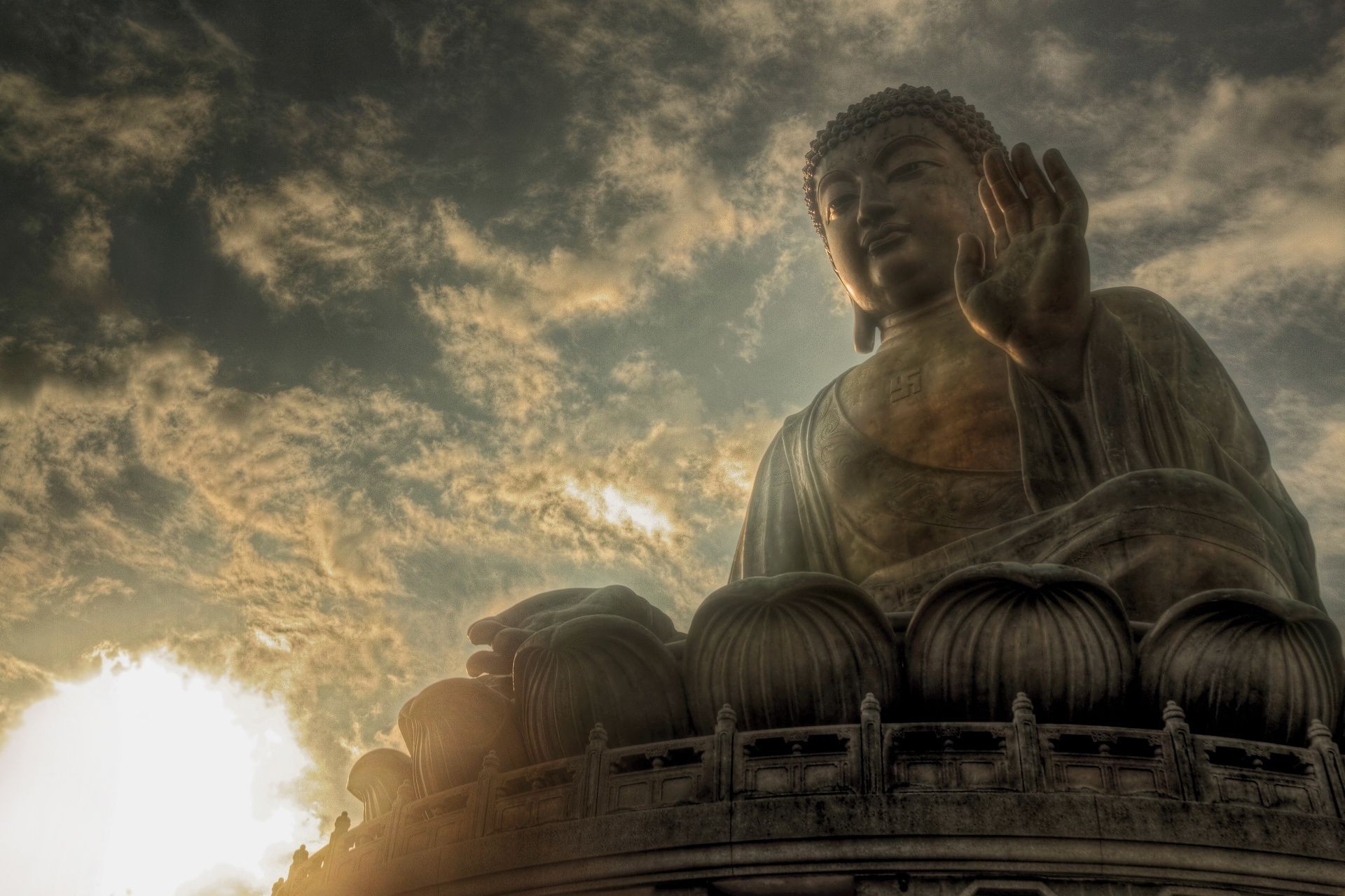 rzeźby statua niebo podróże sztuka religia zachód słońca świt architektura miasta pomnik odin god outdoor storm