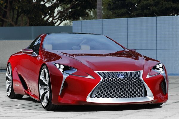 Lexus rojo de carreras. Esplendor y grandeza