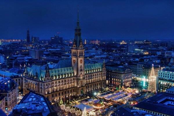 Arquitectura de las casas de Alemania en la noche