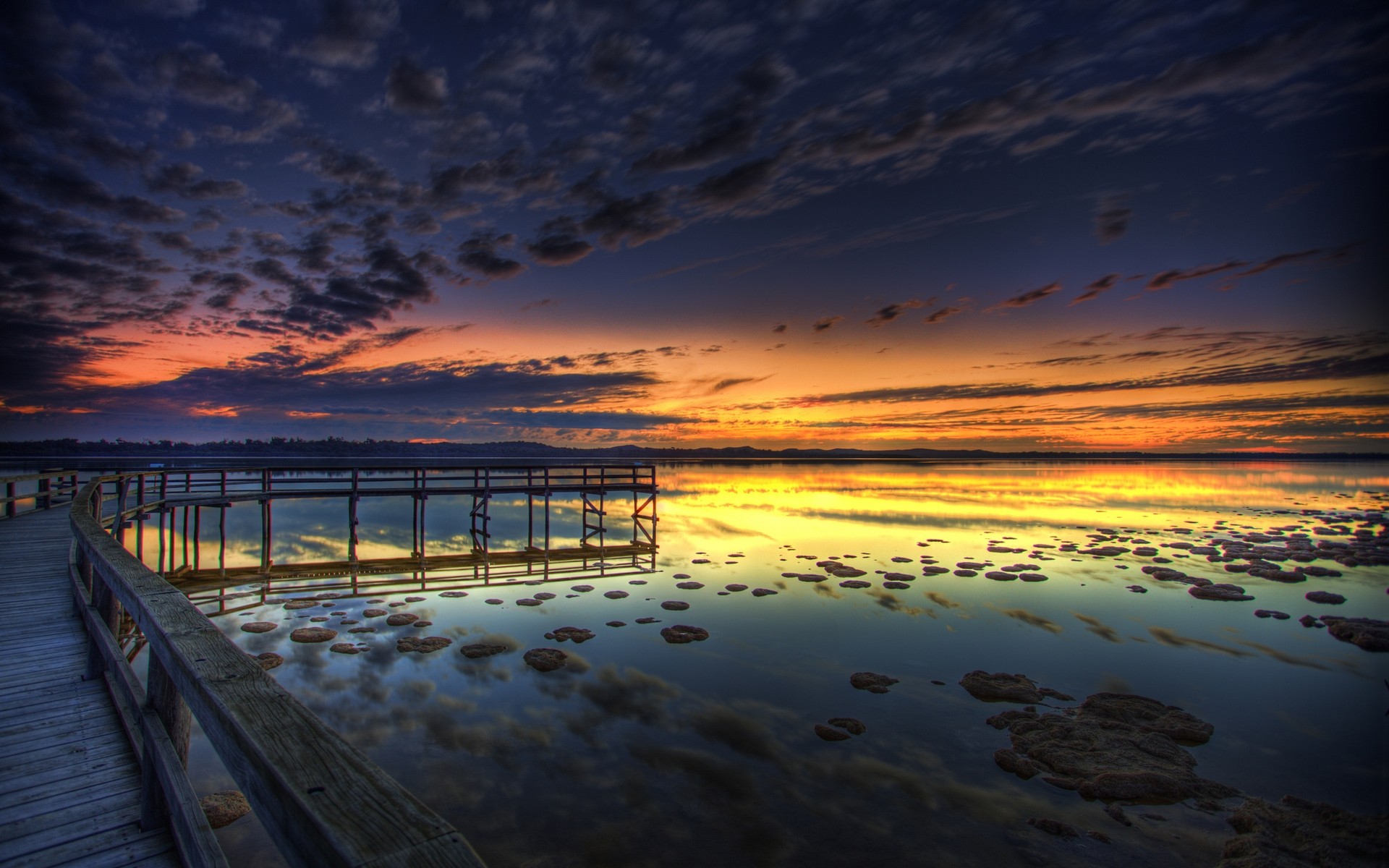 paisaje puesta de sol agua playa amanecer océano mar sol crepúsculo paisaje noche cielo reflexión arena viajes mar paisaje muelle nubes cielo relámpago hermosa puesta de sol