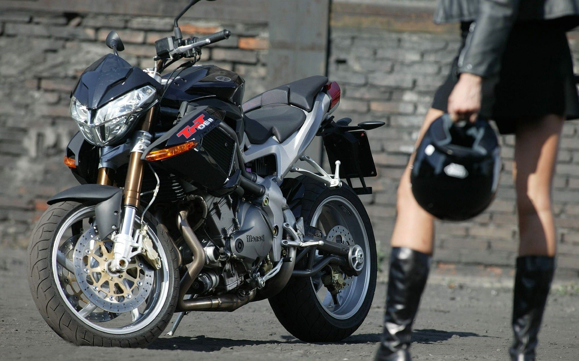 ragazze e moto bici auto strada ruote moto strada motociclista rally sistema di trasporto corsa città