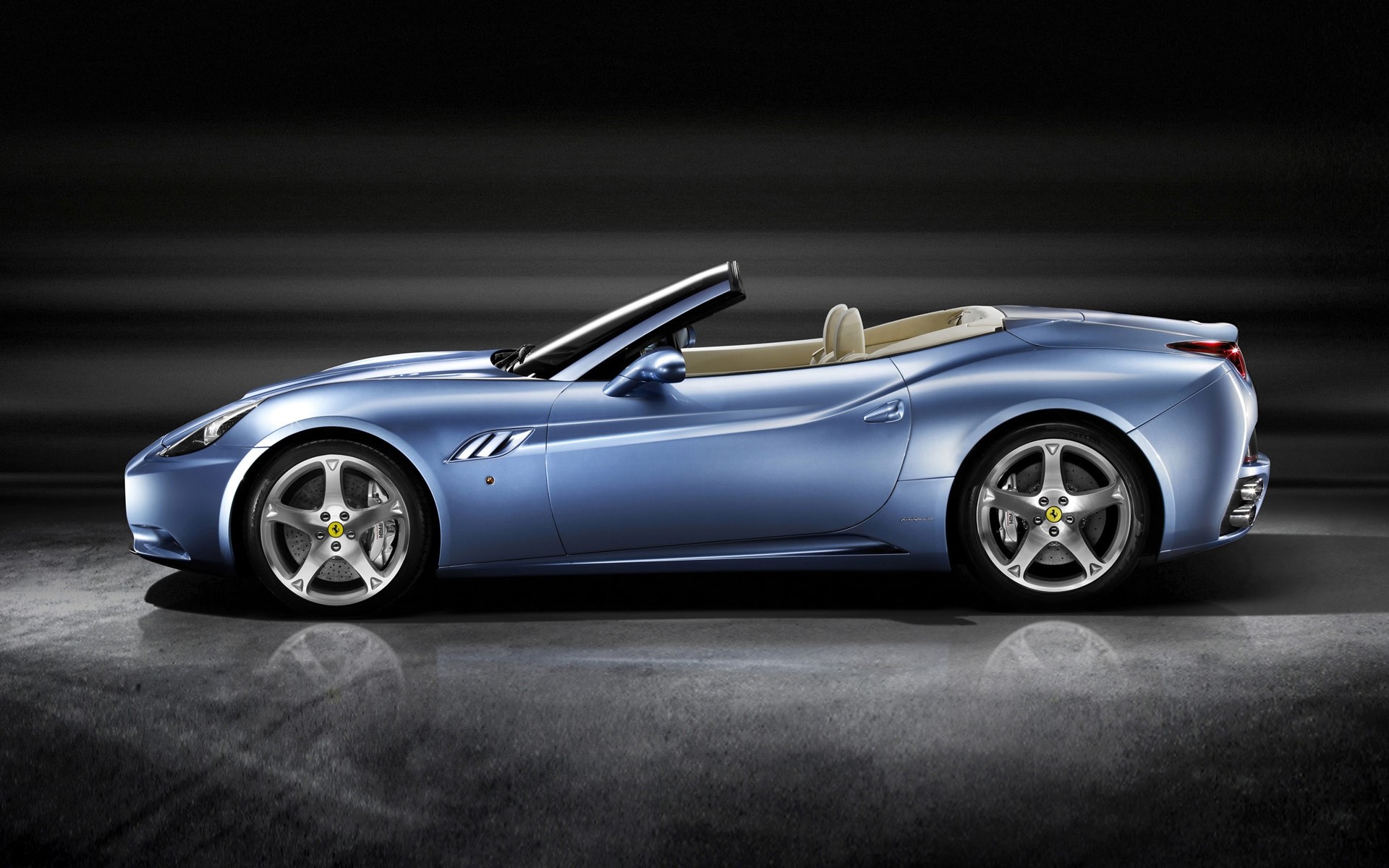 ferrari auto auto veloce ruote fretta corsa sistema di trasporto automobilistico nigella guidare mezzogiorno asfalto coupé marciapiede azione convertibile ferrari california