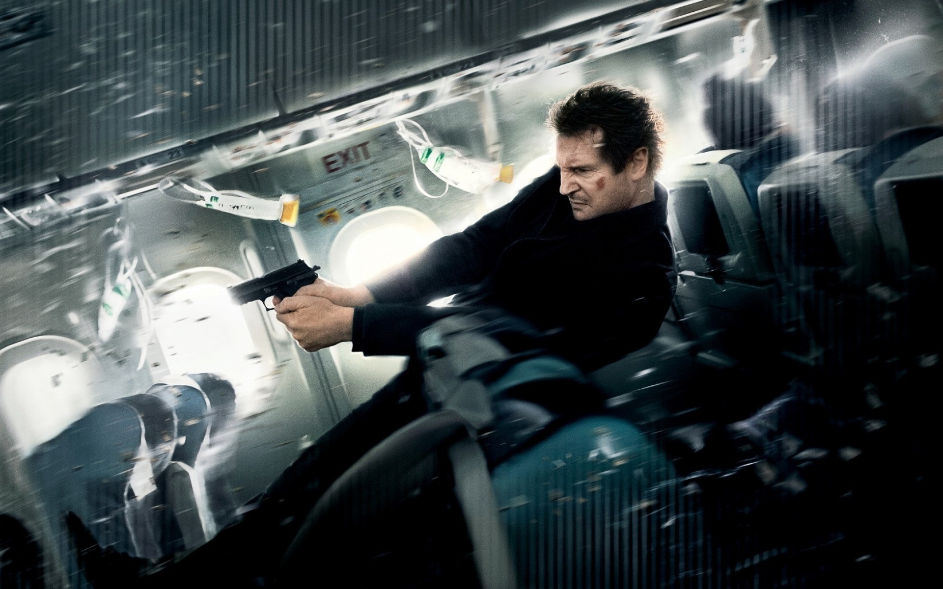 film sistema di trasporto auto auto uomo adulto aereo interno finestra città uno aereo strada treno sfocatura affari veloce pendolari viaggi aeroporto non-stop liam neeson