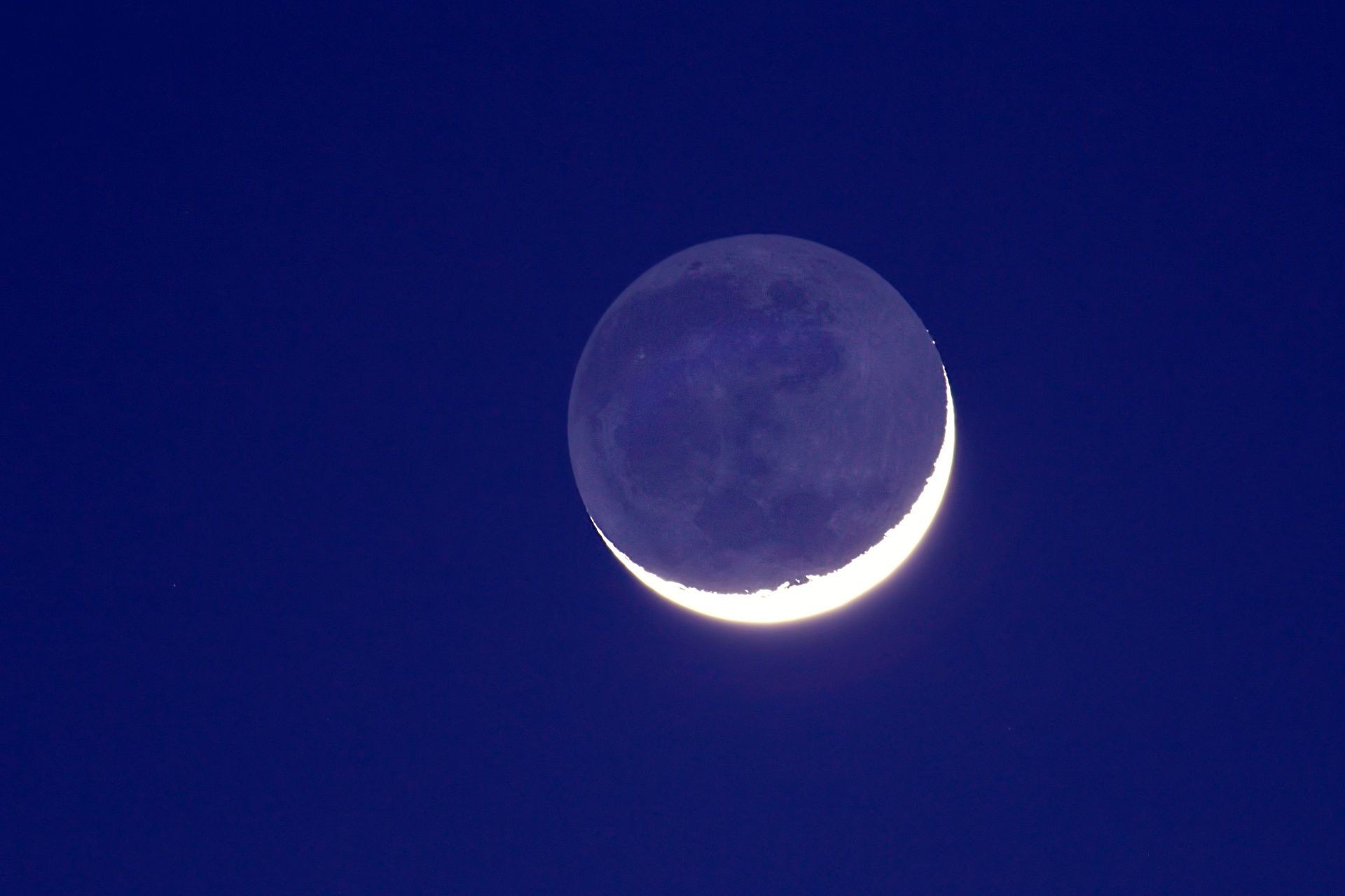 Месяц снизу. Луна. Фото Луны. Изображение Луны. Лунное небо.