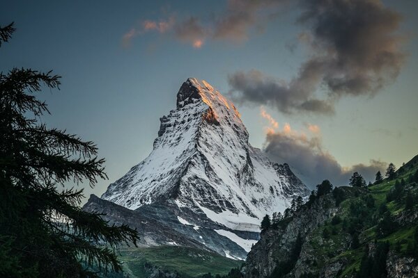 Atteindre le sommet de la montagne n est pas une tâche facile