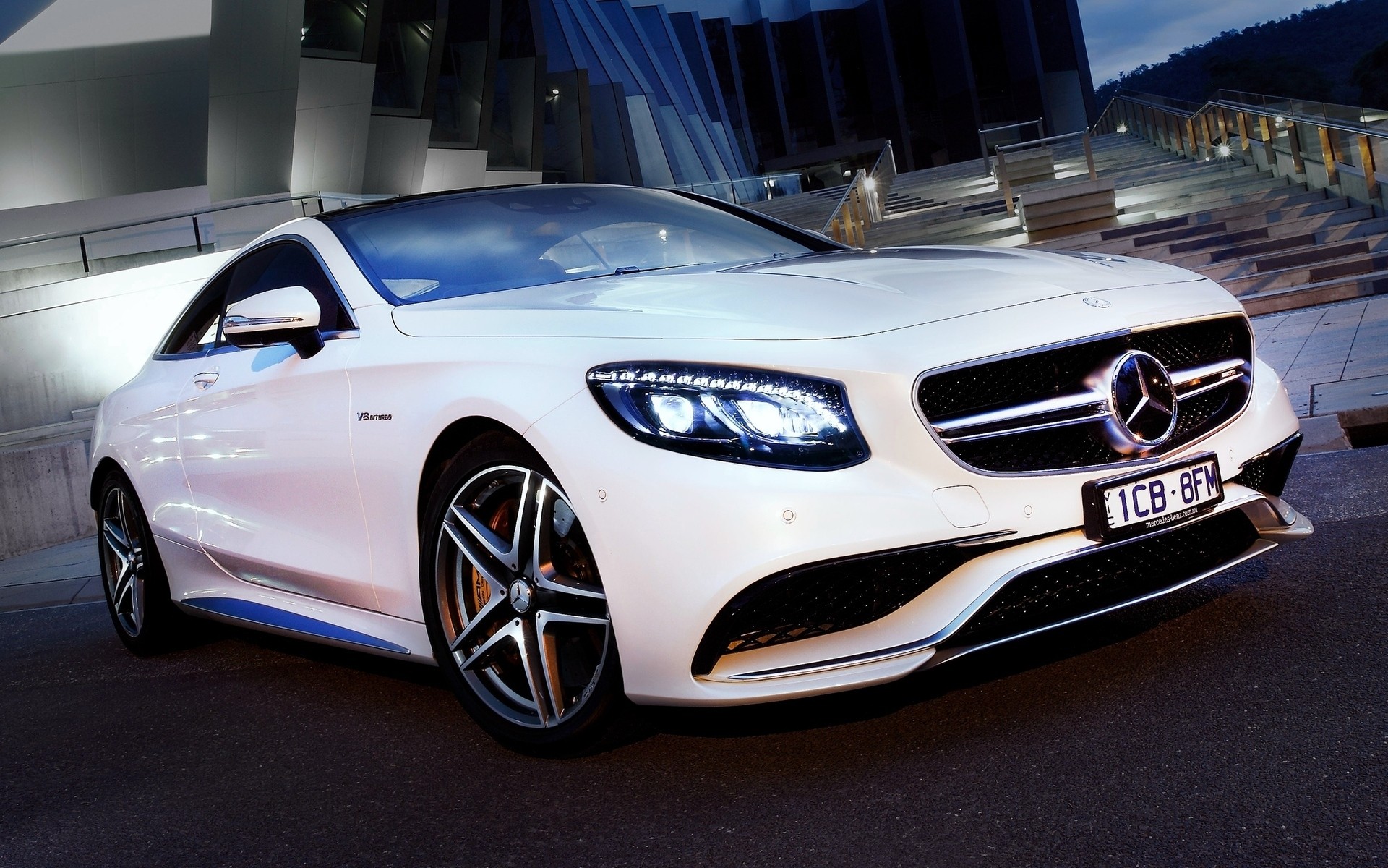 mercedes-benz coche automóvil automóvil sistema de transporte coupé ruedas mostrar sedán exposición unidad rápido prototipo cromo negro internacional acera velocidad convertible capó super