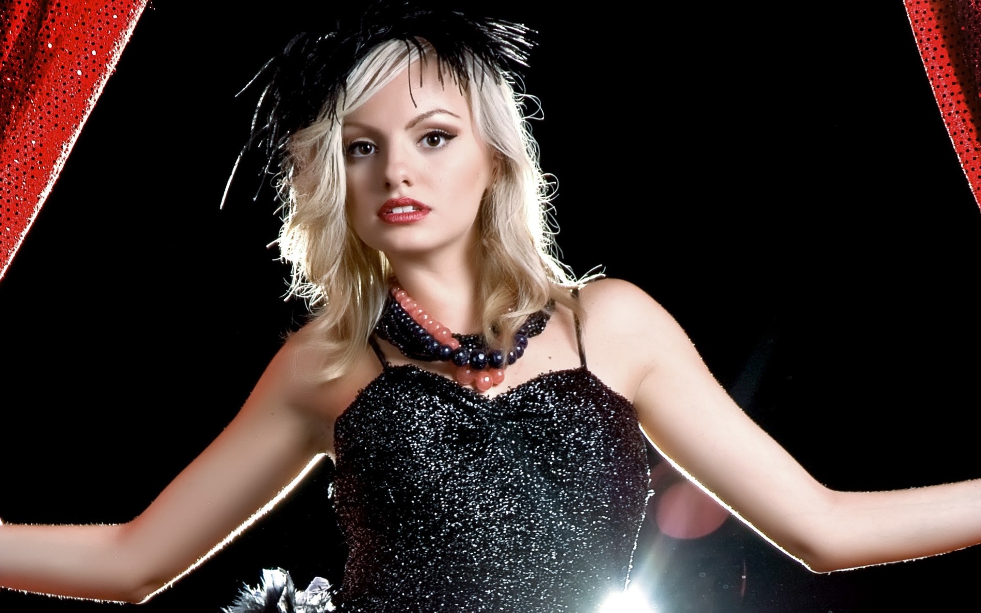 женщина мода сексуальный довольно гламур молодой один портрет взрослый девушка румыния певица танец красивые