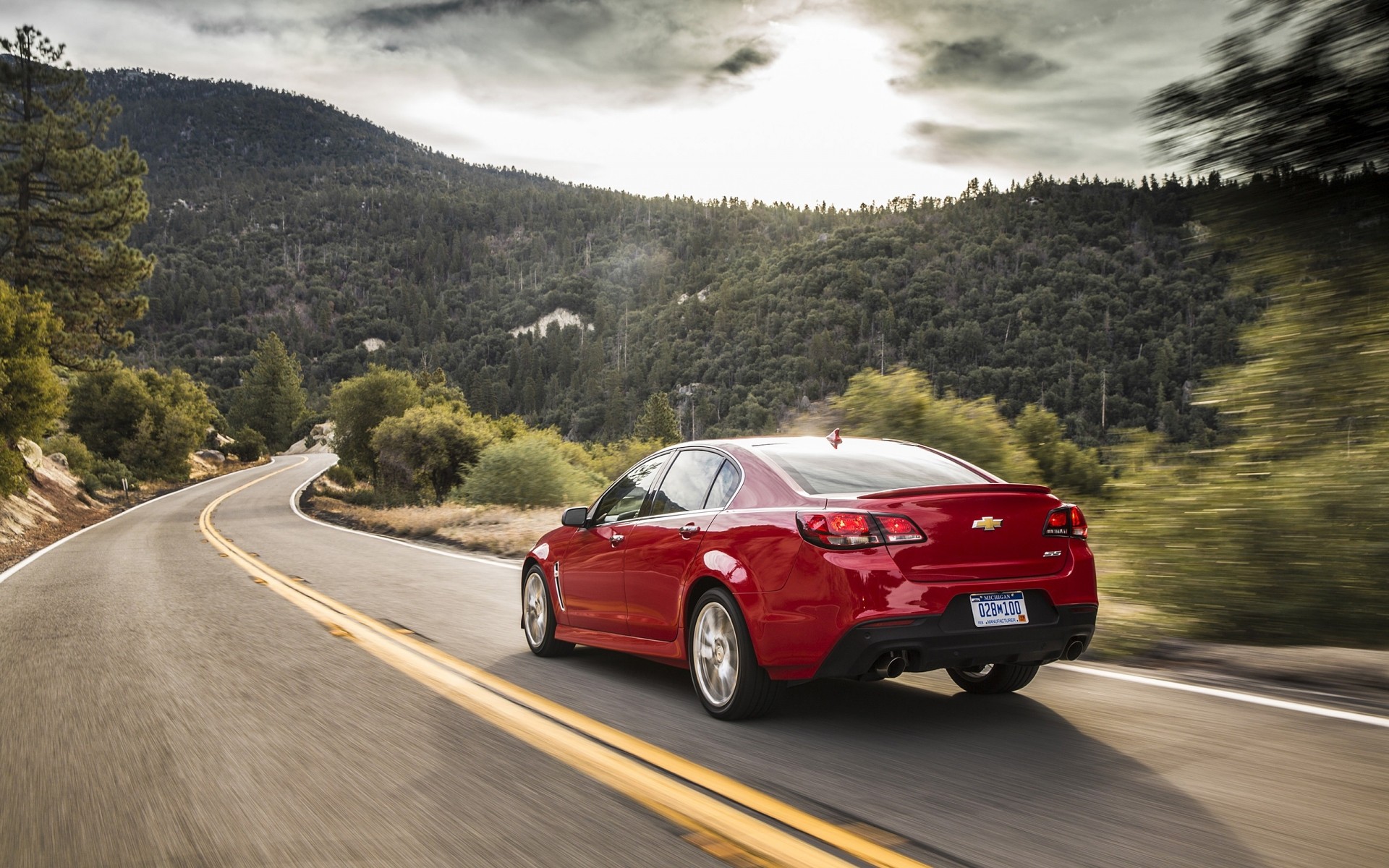 chevrolet auto straße asphalt transportsystem beeilen sie sich auto fahren schwarz schnell bürgersteig autobahn reisen leistung limousine rot michigan