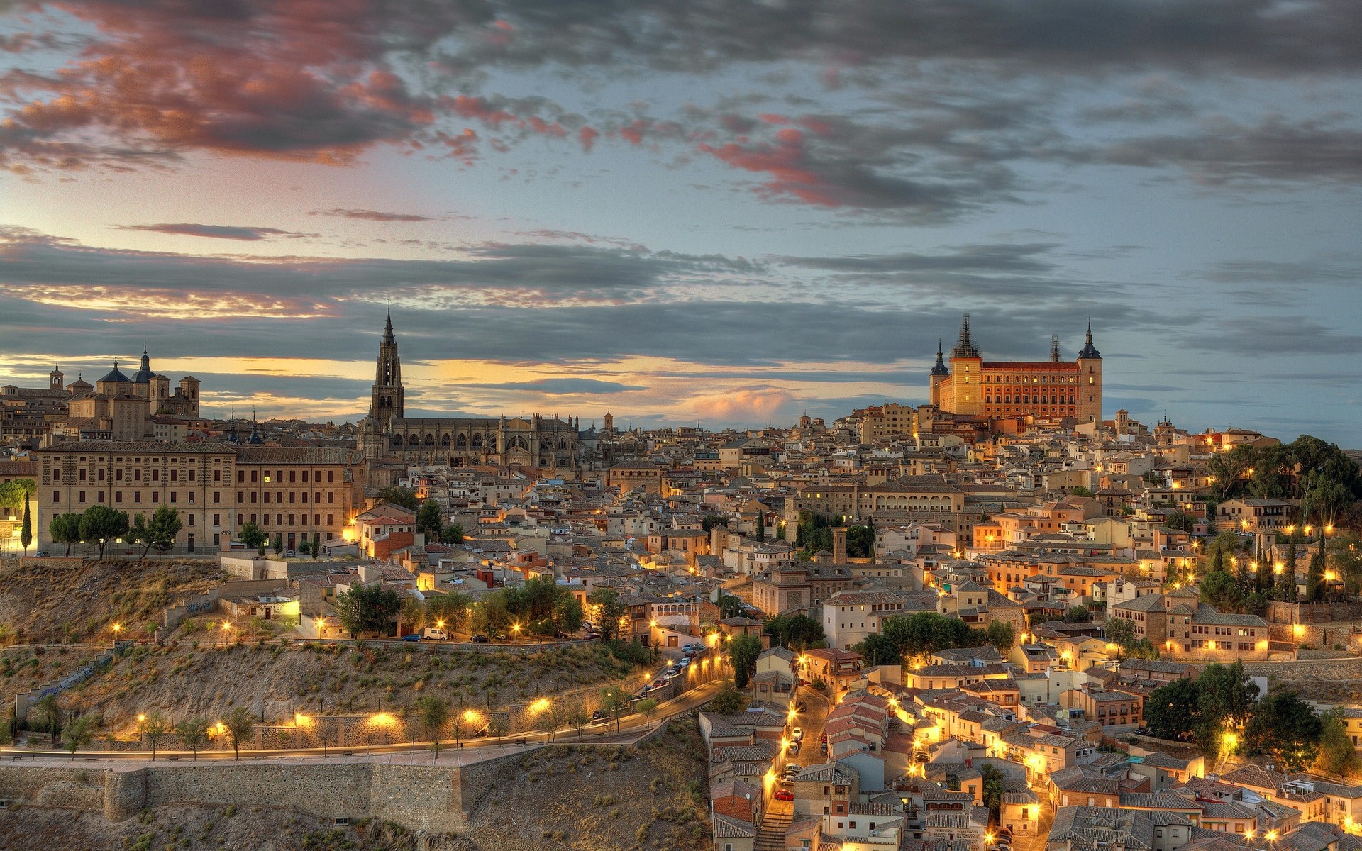 spanien architektur stadt reisen stadt kirche dämmerung im freien abend sonnenuntergang stadt kathedrale haus skyline panorama gotisch himmel toledo landschaft nacht