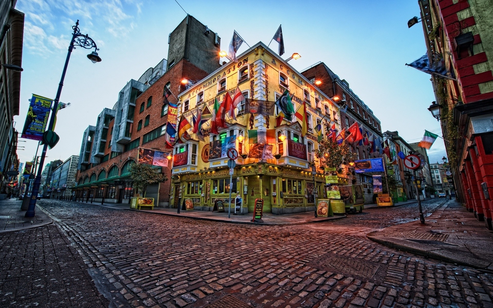 other city city architecture street travel building tourism town urban outdoors traditional old culture sky tourist dublin