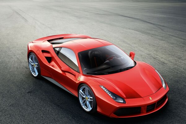 Қызыл әдемі-бұл әрине ferrari туралы