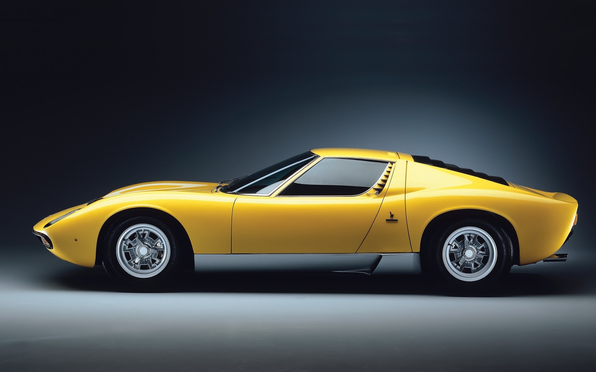 classic / old cars car vehicle transportation system wheel fast coupe automotive lamborghini miura