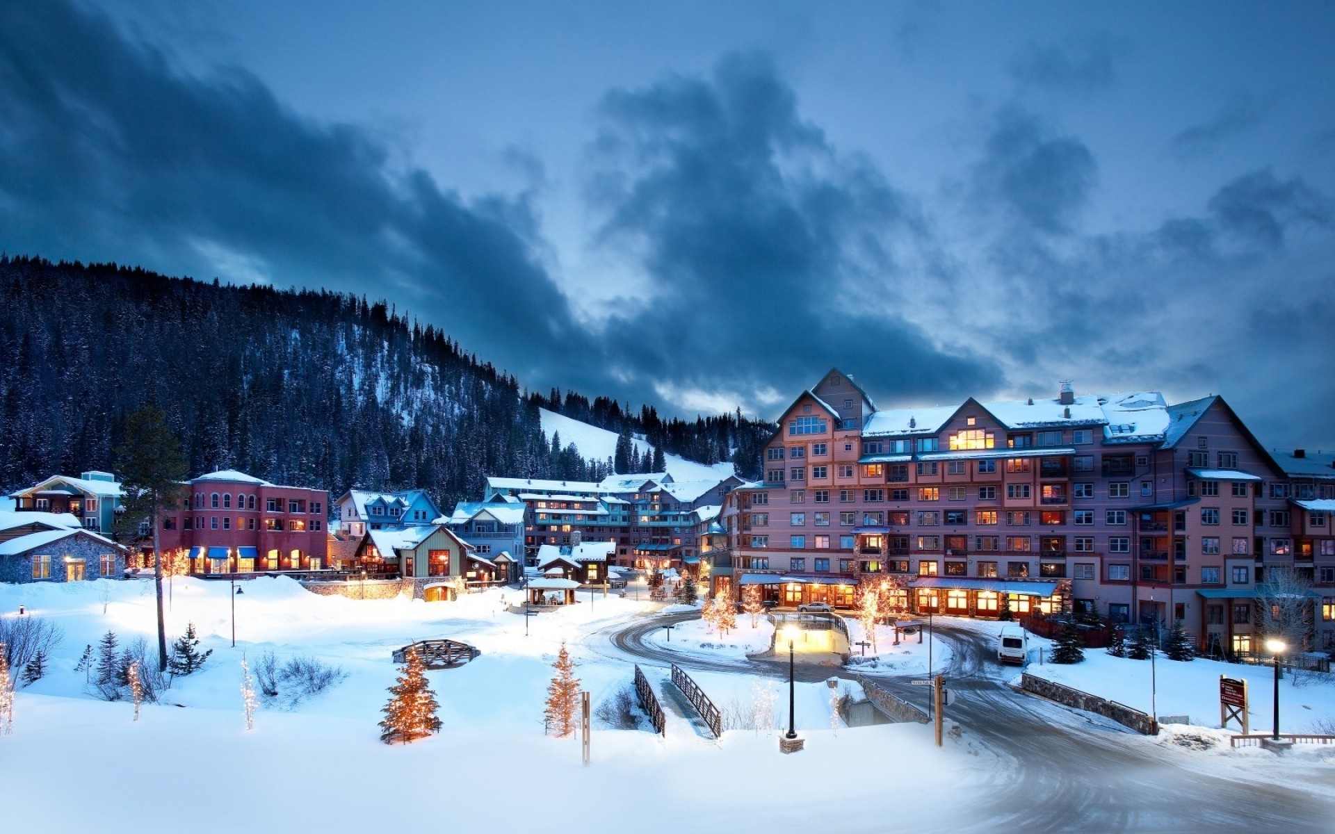 usa schnee reisen winter resort im freien wasser haus landschaftlich tageslicht tourismus haus architektur am abend urlaub aspen colorado skifahren skigebiet berge