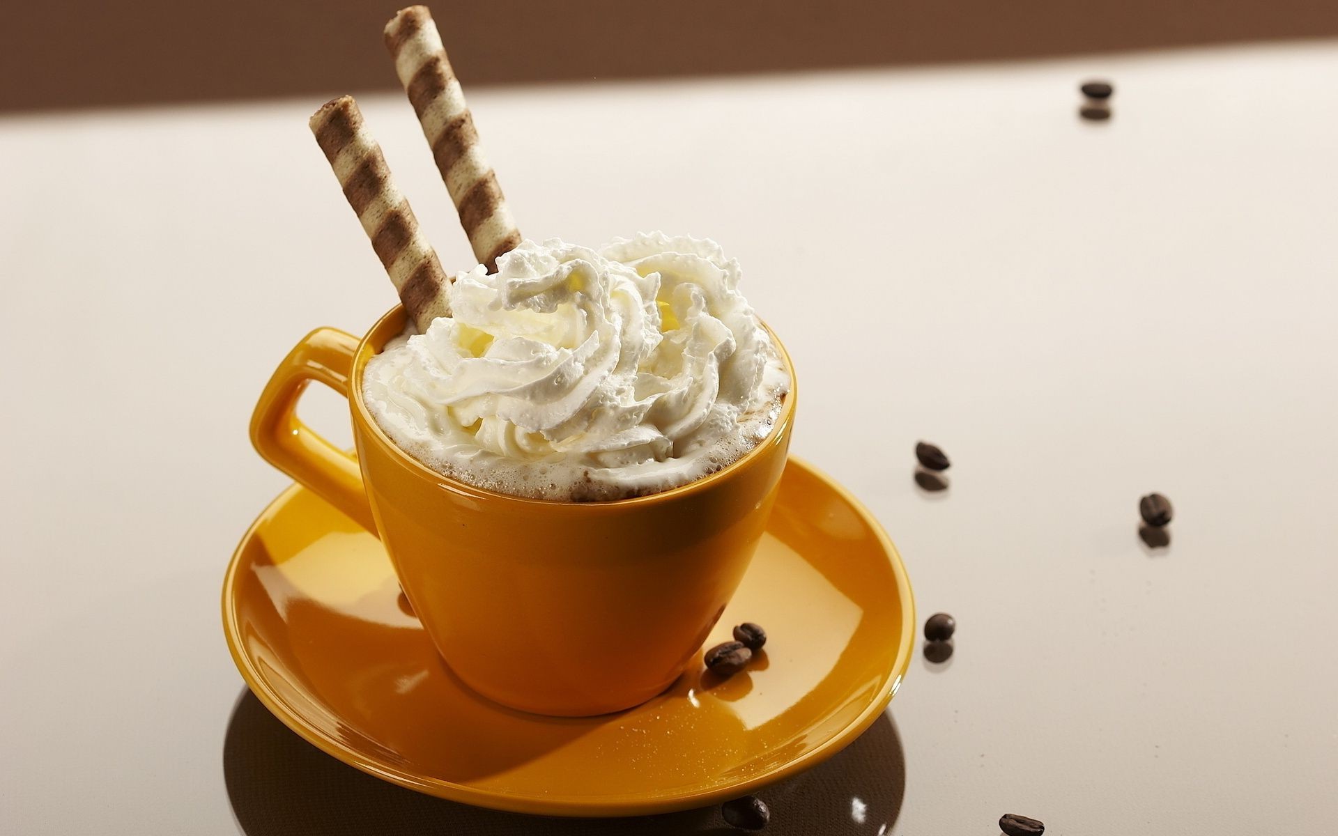 café coupe crème alimentaire boisson chocolat lait petit déjeuner doux chaud espresso nature morte cappuccino aube produits laitiers sucre cuillère caféine délicieux