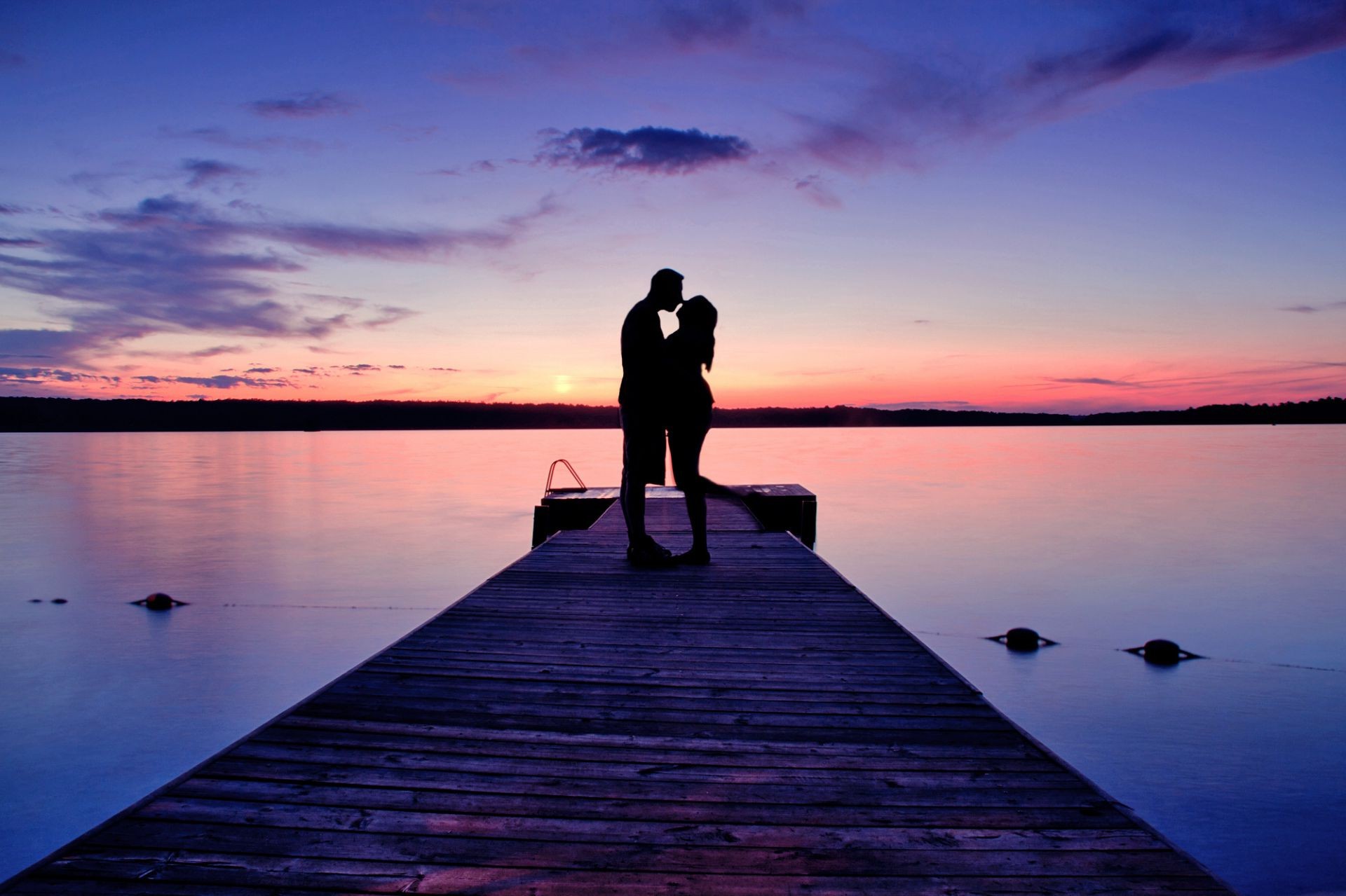 romanticismo tramonto acqua alba spiaggia mare lago riflessione sole oceano crepuscolo paesaggio molo cielo sera molo paesaggio barca nuvola natura viaggi