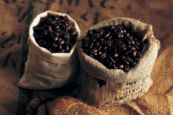 Coffee bags grains 1920x1200 sacs de haricots coffee