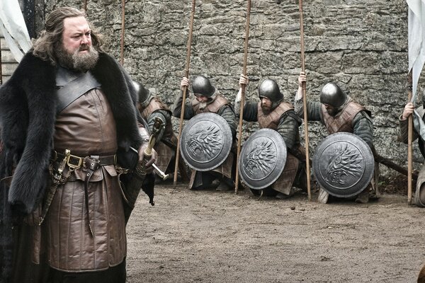 Robert Baratheon arrives in the north the Stark soldiers greet him