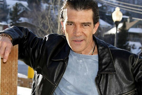 Antonio Banderas in strada