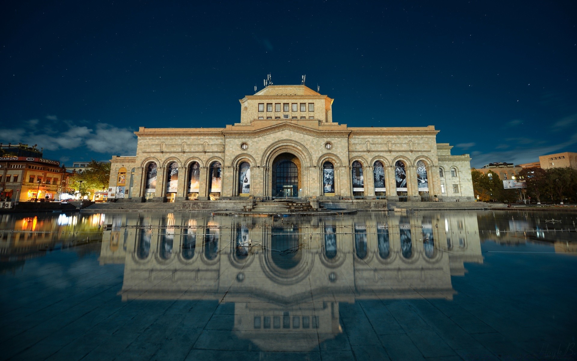 casa e interior arquitetura viagens casa céu cidade ao ar livre atração turística água turismo anoitecer monumento iluminado velho administração antigo à noite