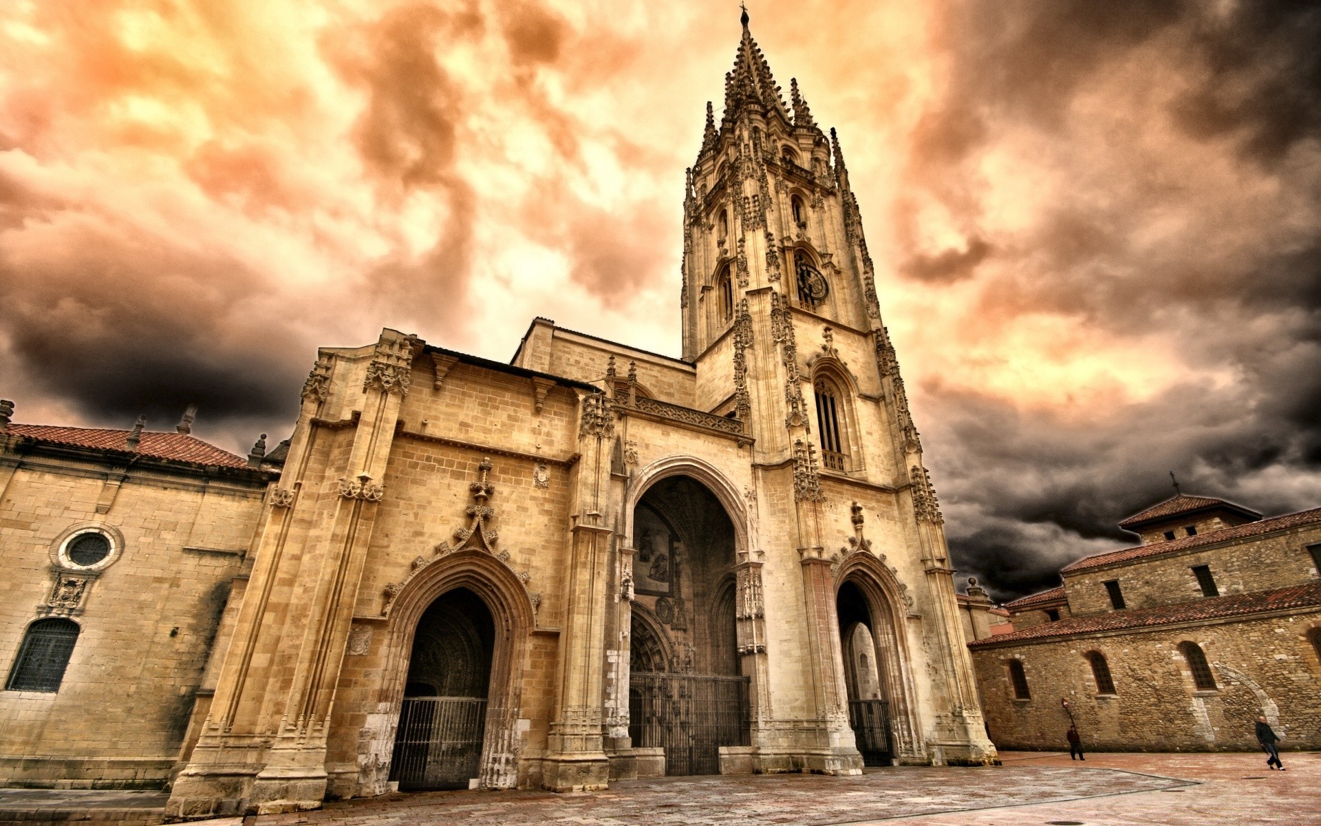 casa ed interni architettura chiesa religione vecchio cielo viaggi casa antico cattedrale città monumento punto di riferimento storico torre all aperto pietra religioso turismo tempio